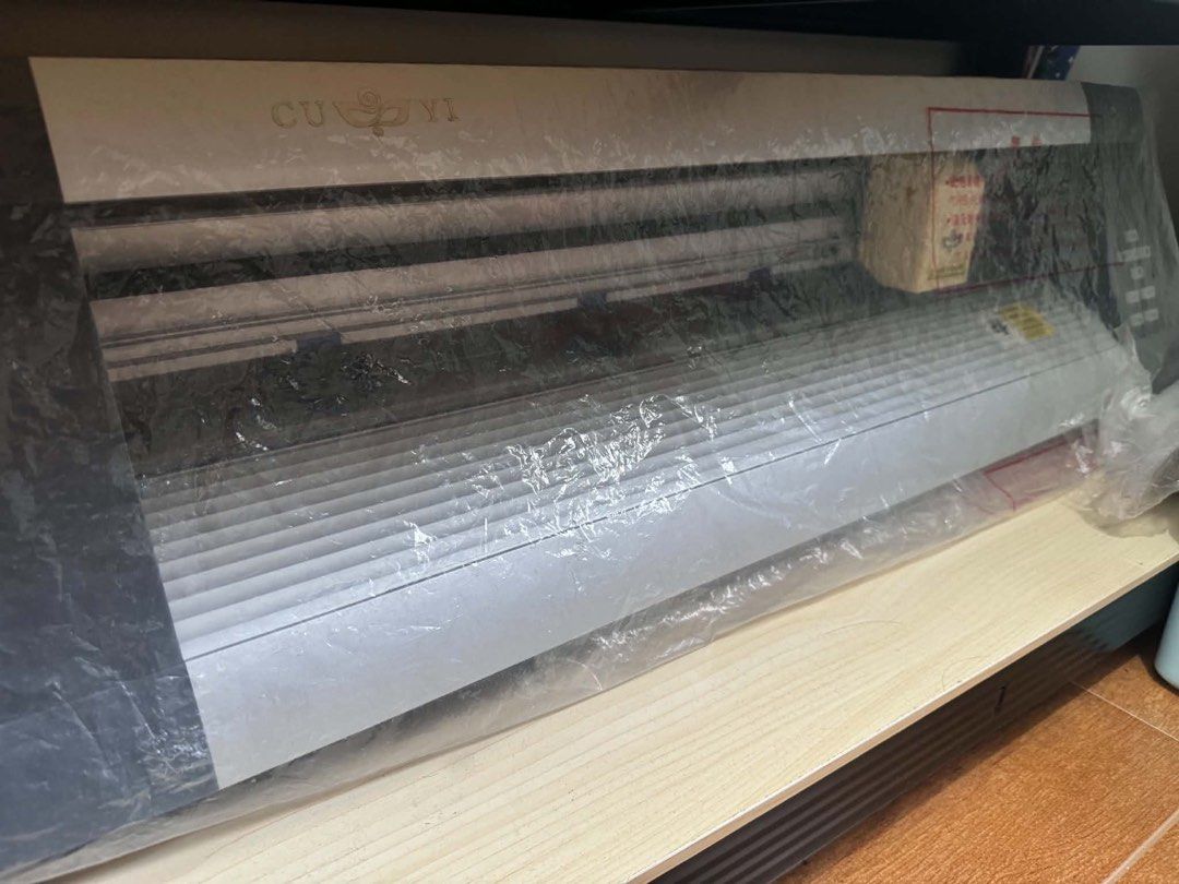 Cuyi MC630 24” Cutter Plotter Machine with Stand and Signmaster (Category: Craft Supplies & Tools) located in Marikina City. Submitted by aikavml (Listing ID 1465220782, Image 2). Description: Cuyi MC630 24” With Signmaster and stand included Slightly used No issues Good as new condition Rfs: decluterring Pick up loc: Marikina City.