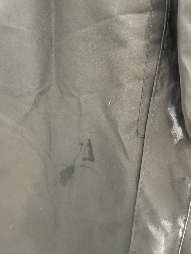 Dark Gray Isolation Lab Gown Size Small (Category: Medical Supplies & Tools) located in Cavite. Submitted by nnyyxx.m (Listing ID 1465174724, Image 2). Description: Stain is due to spilled paraffin wax, can be removed by repeated washing and submerging in hot water.