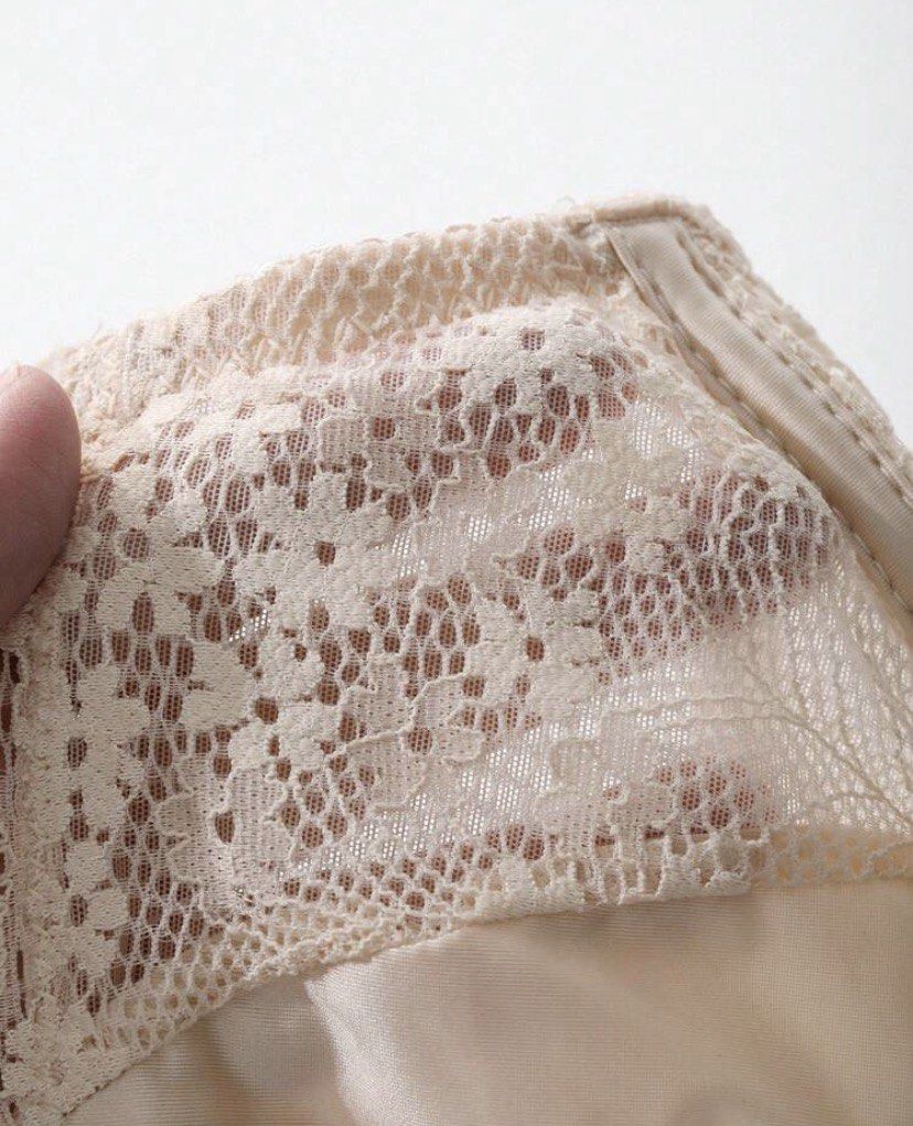 DAZY Lace Wireless Unpadded Bra (Category: Undergarments & Loungewear) located in Muntinlupa City. Submitted by thebzashop (Listing ID 1465353895, Image 2). Description: rfs too small for my size ✨ NEW ORDER DETAILS & SHOP POLICY ✨ 🚚 MOD (Mode of Delivery): • J&T (Nationwide) ₱41 for regular pouch • Lalamove (COD available) • Self pick-up • Self-book • Meet-ups (SM BF Paranaque – selected only) 📌 Notes: • Not responsible for courier delays • Pl