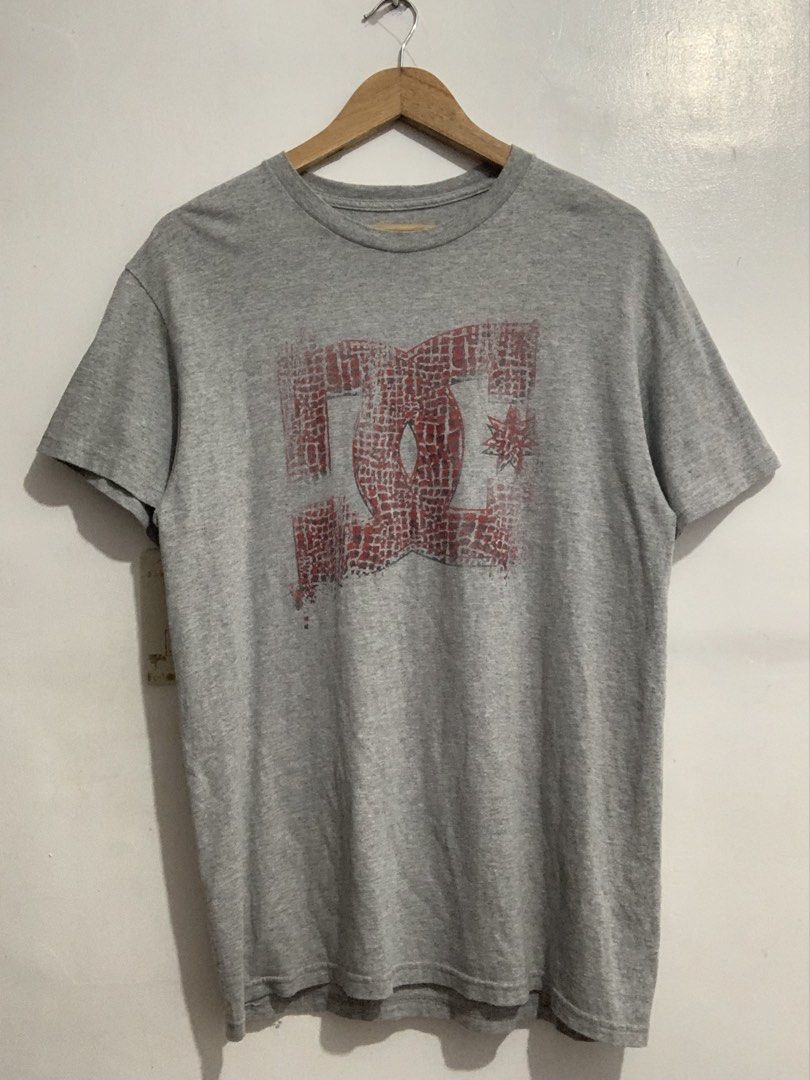Dc shirt (Category: Formal Shirts) located in Quezon City. Submitted by hustle_mind (Listing ID 1465312463, Image 1). Description: Authentic no issue 22x28.