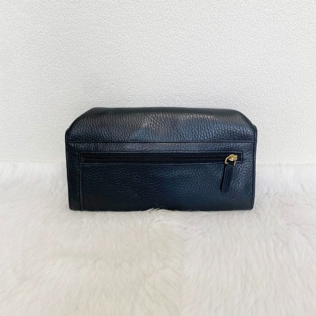 Den Hamano Black Leather Long Wallet (Category: Wallets & Card holders) located in Cebu City. Submitted by posh_avenue888 (Listing ID 1465301115, Image 2). Description: In very good condition. From Japan. Crafted in genuine leather. 100% authentic!!! 8" x 4"..