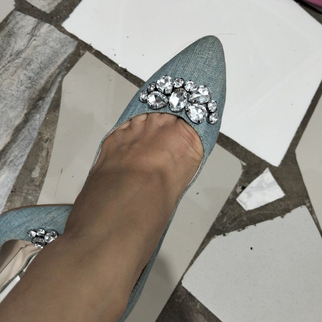 Denim (Category: Heels) located in El Salvador. Submitted by francheskaukayukay (Listing ID 1465242461, Image 3). Description: .