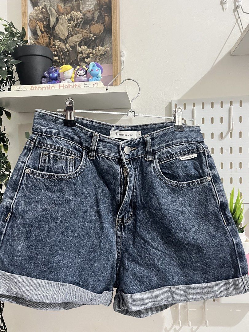 DENIM SHORTS (Category: Shorts) located in Bacoor. Submitted by lemonsandmelons (Listing ID 1465294729, Image 1). Description: fits 26 to 27.