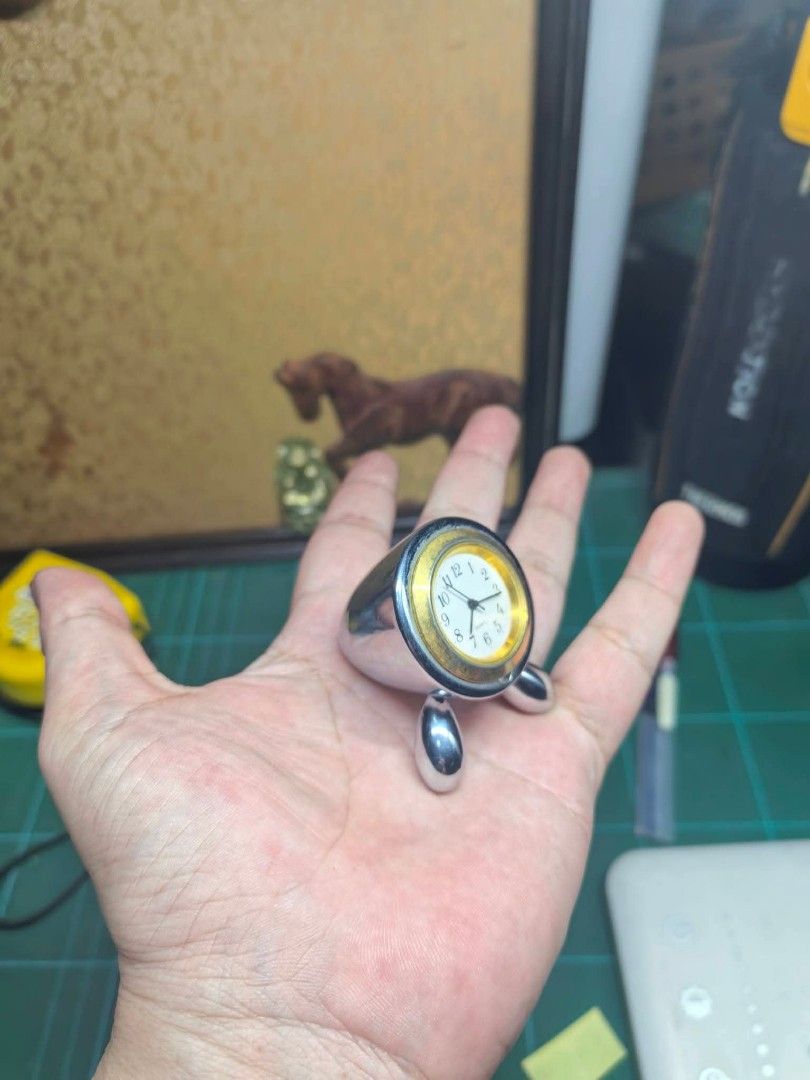 Desk Clock - Heavy Metal Quartz (Category: Clocks) located in Cebu City. Submitted by dudes_villanueva (Listing ID 1465179231, Image 3). Description: Table Desk Clock - Heavy Metal Quartz In good working condition - see all pics for overall condition..