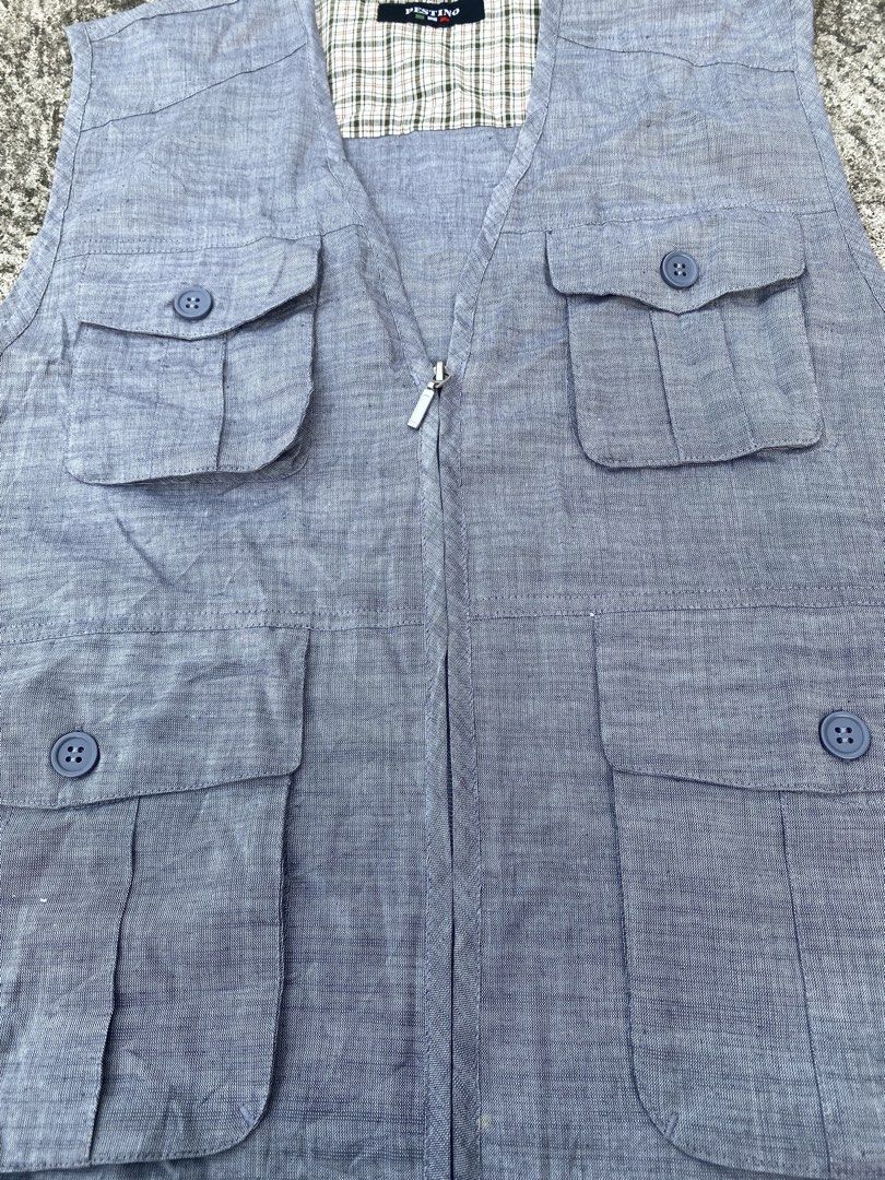 Destino Blue Multi-Pocket Utility Vest (Category: Vests) located in Cavite. Submitted by grabanddeclutter (Listing ID 1465328514, Image 3). Description: Destino Light Blue Utility Vest 4 pockets • Excellent and in great condition, no issues! 🤌🏻 solid zippers working! ✅ • Color rate: 9.5/10 • Dimensions: Width 22 Length 25 • ₱250 + Shipping Fee 🛵 GCASH payment COD via LBC only Plus shipping fee Jnt or lalamove.