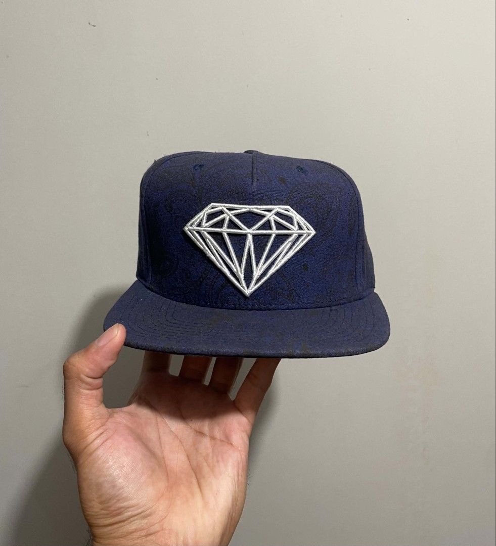 Diamond Supply Co. Big Logo Strapback (Category: Caps & Hats) located in Bacolod City. Submitted by abkicks_apparel (Listing ID 1465339188, Image 2). Description: Osfm / Osfa Authentic Original Brand New Deadstock No Hidden Issues .
