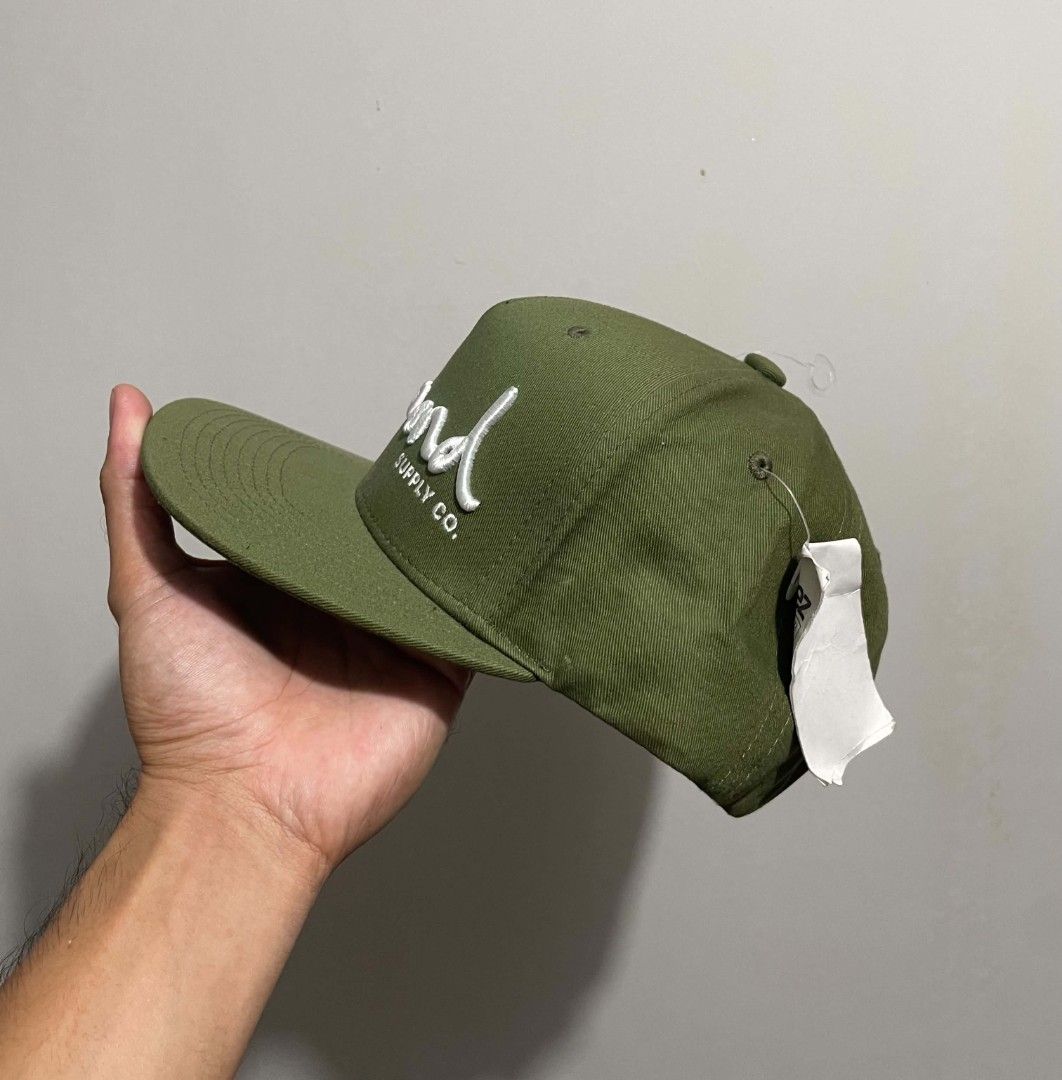 Diamond Supply Co. Script Snapback (Category: Caps & Hats) located in Bacolod City. Submitted by abkicks_apparel (Listing ID 1465338999, Image 3). Description: Osfm / Osfa Authentic Original Brand New Deadstock With Hangtags No Hidden Issues .