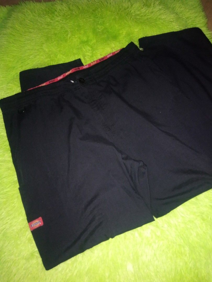 Dickies (BAGGY PANTS) (Category: Activewear) located in Talavera. Submitted by xxygxx (Listing ID 1465313736, Image 2). Description: Size 32-40( Garter) pwede i belt pwede I tali Length 43 inches Leg opening 10 inches 📌Color rate 8/10 📌Condition 7/10.