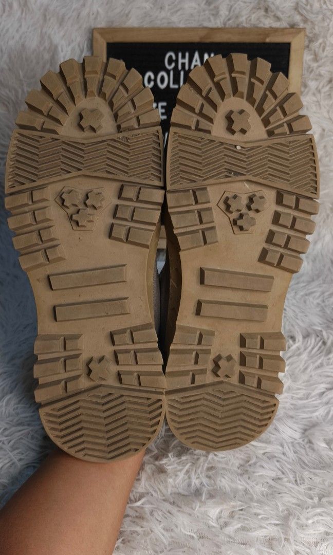 Dickies Chunky Low-Top Platform Sneakers (Category: Sneakers) located in Rizal. Submitted by andreipont98202 (Listing ID 1465225208, Image 3). Description: TITLE: Dickies Chunky Low-Top Platform Sneakers (Size 40) - Like New PRICE: ₱1,200 DESCRIPTION: Selling this authentic Dickies low-top lifestyle sneakers in a very stylish gray/earth-tone colorway with chunky gum soles. Perfect for the Y2K / streetwear aesthetic! Condition: 9.5/10 (Like New, v