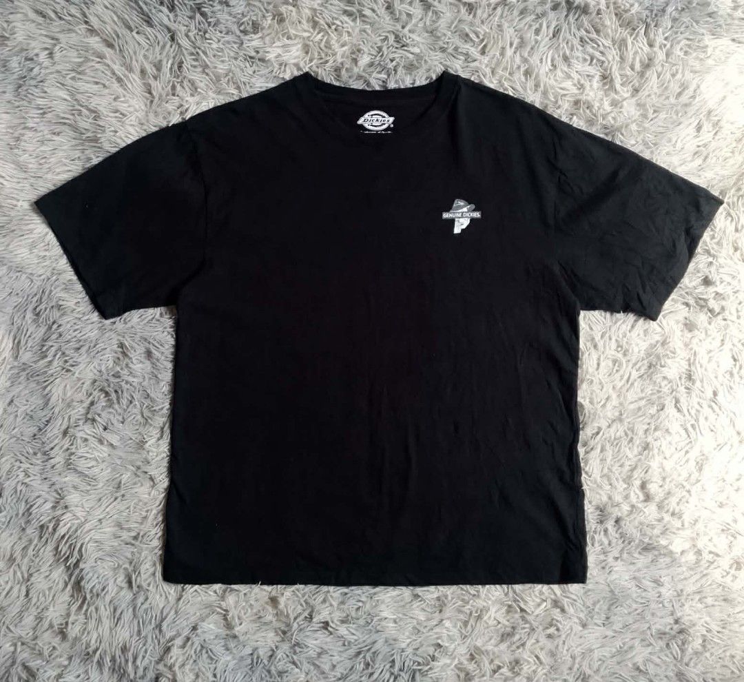 Dickies Graphic t-shirt (Category: Tshirts & Polo Shirts ) located in Panabo. Submitted by sinneddasalla (Listing ID 1465235974, Image 1). Description: Dickies Graphic t-shirt size: Large Dimes: 22 x 27 color rate: 10/10 excellent condition color may vary due to lightning 📸.