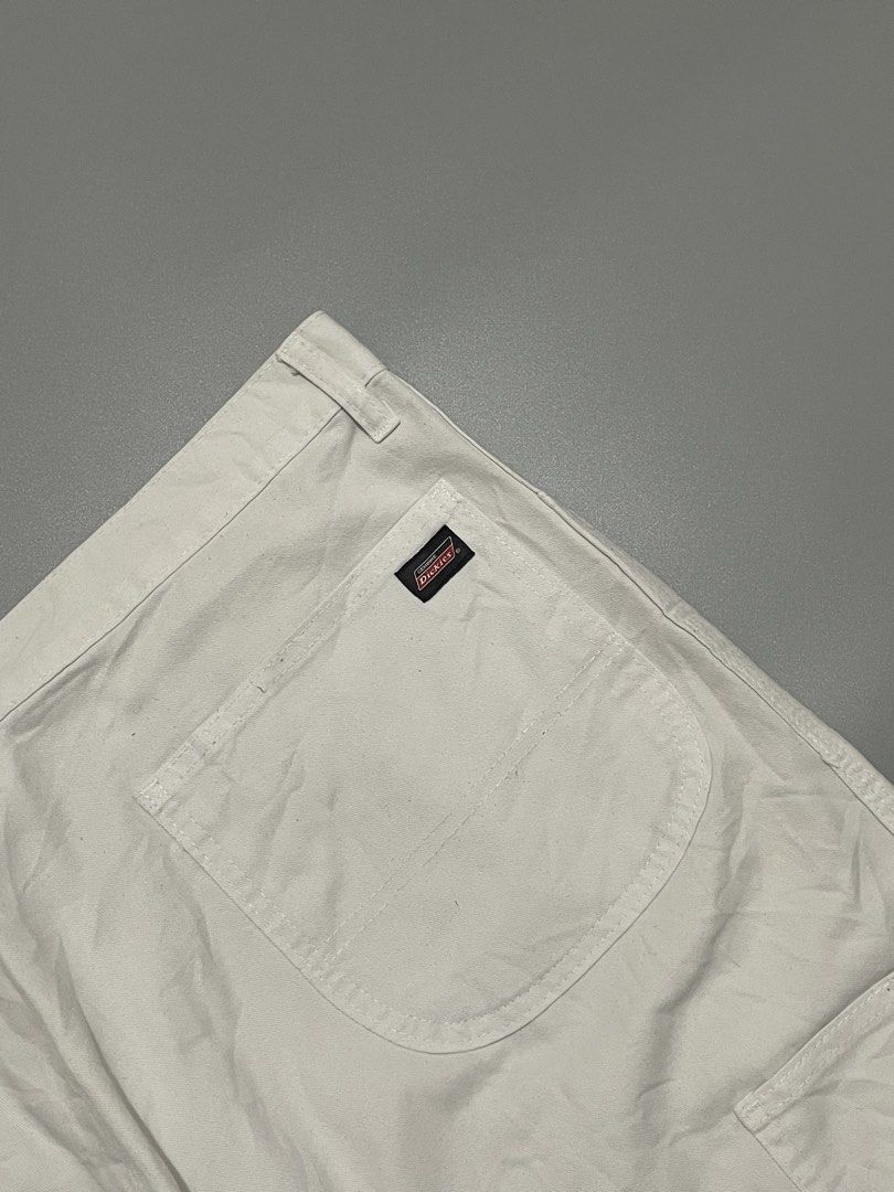 Dickies White Carpenter Shorts Size 40 (Category: Shorts) located in Roxas City. Submitted by thrift_by_tons (Listing ID 1465329541, Image 3). Description: GENUINE DICKIES CARPENTER JORTS Dimes: Width: 40 Length: 22.5 Leghole: 12 Price: 450 + sf 📍Roxas City, Capiz 5800 🔫 Payment via Gcash 🔫Payment First Policy .