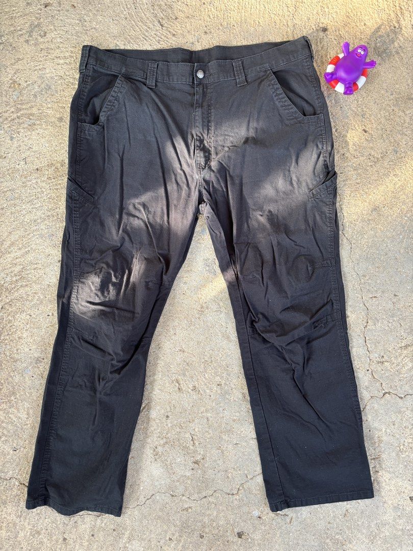 Dickies Workwear Pants (Category: Jeans) located in Calauan. Submitted by charles50266 (Listing ID 1465171538, Image 1). Description: Dickies Workwear Black Pants ♻️width : 42-44 ♻️length: 41 ♻️thigh: 12 ♻️hem: 9.