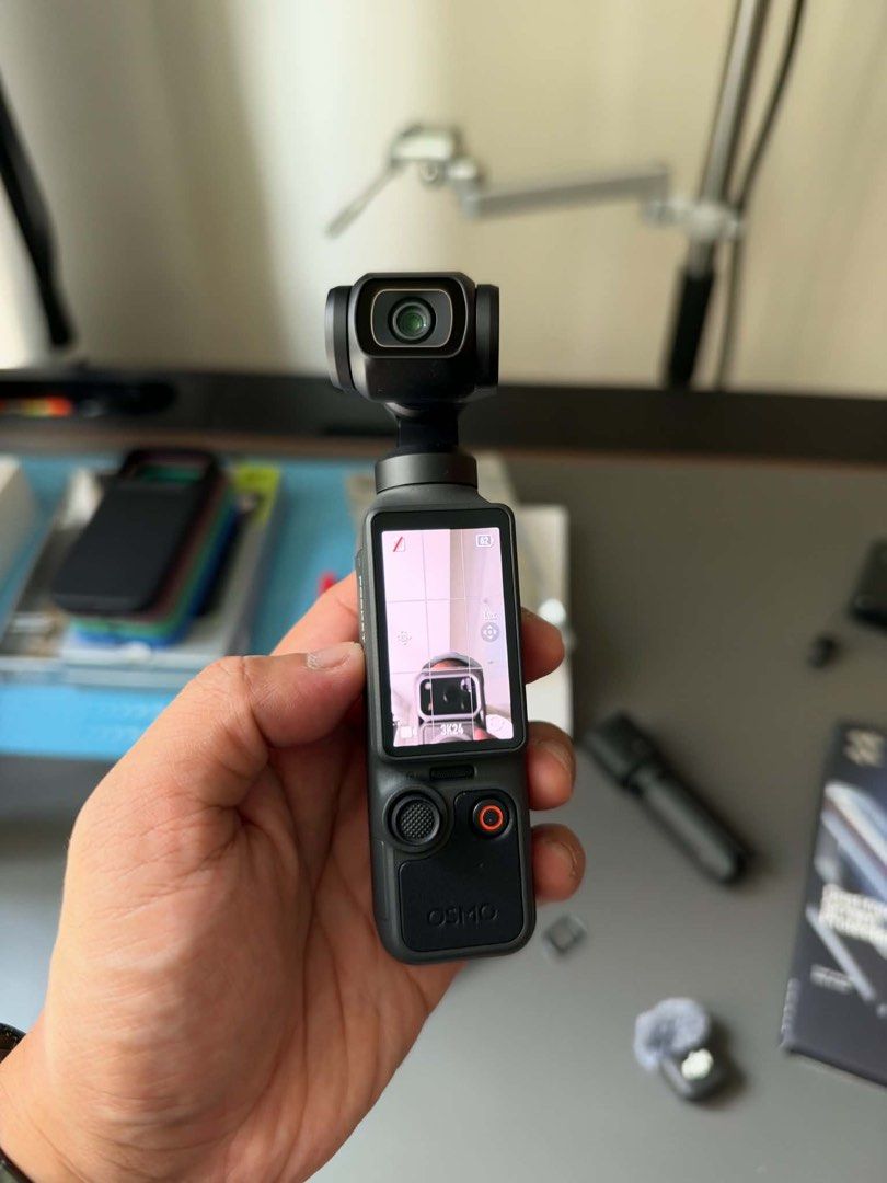DJI Osmo Pocket 4 Creator Combo (Category: Cameras) located in Manila. Submitted by deniellegilbuena (Listing ID 1465175737, Image 2). Description: SRP: 35K Only unboxed for a video .