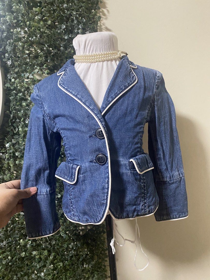 Dolce & Gabbana denim jacket blazer (Category: Babies & Kids Fashion) located in Manila. Submitted by avathriftedcloset (Listing ID 1465334278, Image 1). Description: .
