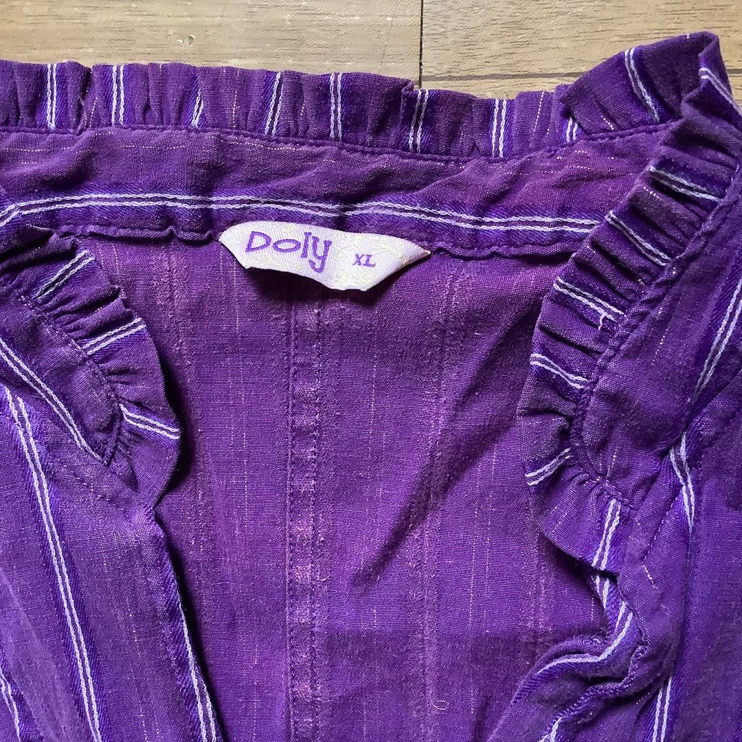 DOLY y2k purple pinstripes blouse (Category: Blouses) located in Santa Rosa. Submitted by lilyestrell (Listing ID 1465174319, Image 3). Description: size: medium to semi-large flaw: may discoloration lang ng slight sa may underarm, pero hindi siya noticeable pag nakasuot na (seen in 4th and 5th pic).