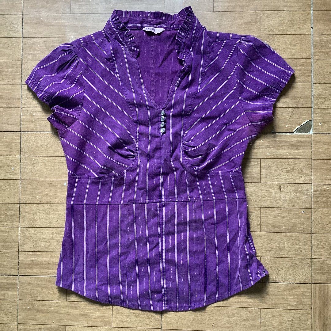DOLY y2k purple pinstripes blouse (Category: Blouses) located in Santa Rosa. Submitted by lilyestrell (Listing ID 1465174319, Image 1). Description: size: medium to semi-large flaw: may discoloration lang ng slight sa may underarm, pero hindi siya noticeable pag nakasuot na (seen in 4th and 5th pic).