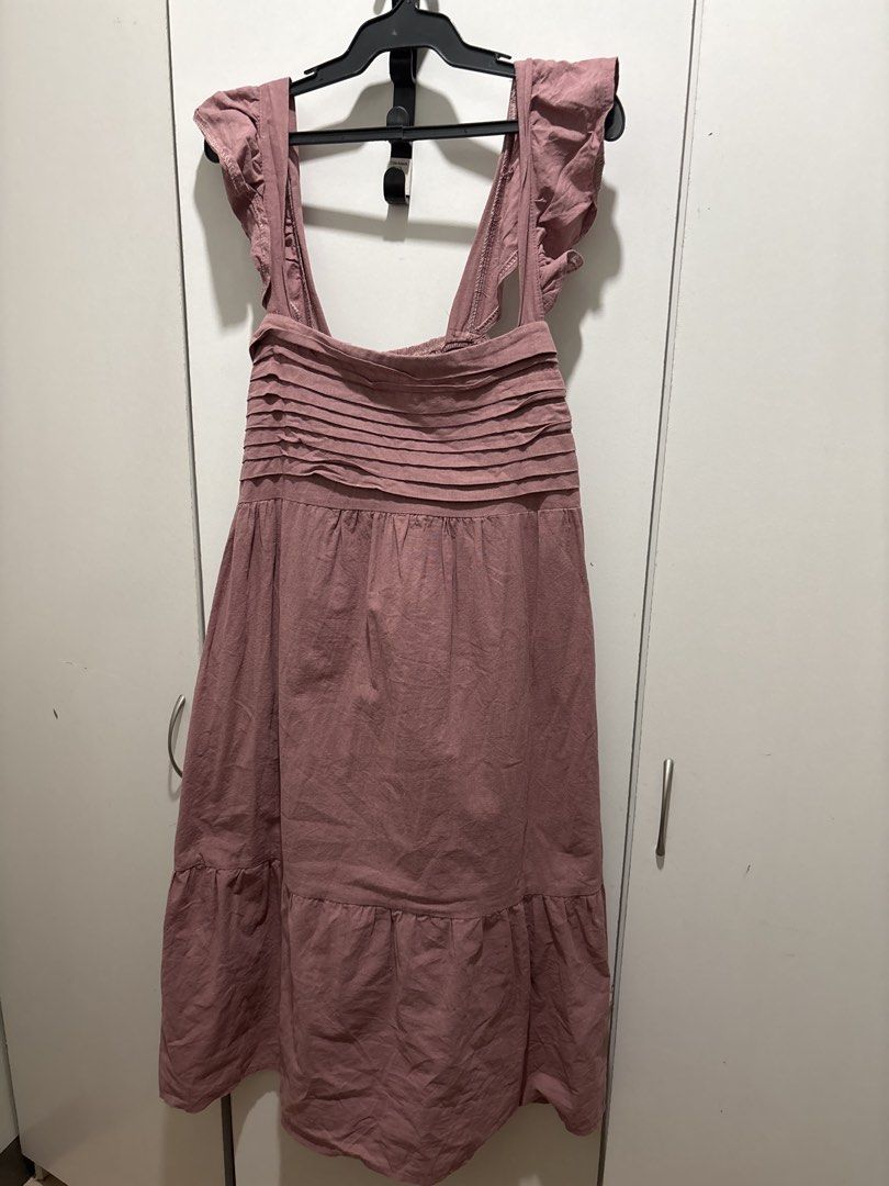 Dresses & jackets (Category: Dresses) located in San Juan City. Submitted by tropicbling (Listing ID 1465381592, Image 2). Description: Sizes- XS-L Price-₱100-₱250.