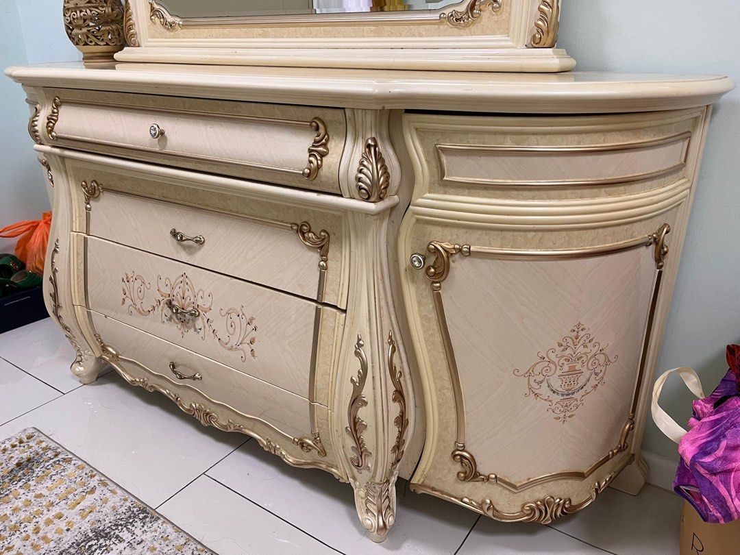 Dressing table (Category: Shelves, Cabinets & Racks) located in Kuala Lumpur. Submitted by whitish (Listing ID 1465302876, Image 2). Description: .