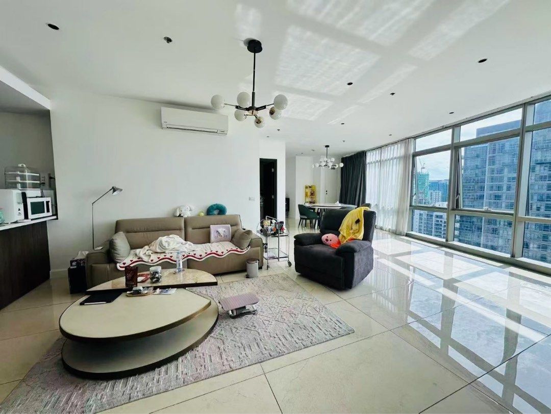 East Gallery Place BGC (Category: Apartments & Condos) located in Makati City. Submitted by tjsssss (Listing ID 1465225201, Image 2). Description: For sale! East Gallery Place Open two-bedroom High floor area of 165 square meters with 2 parking spaces Tenanted 68M.
