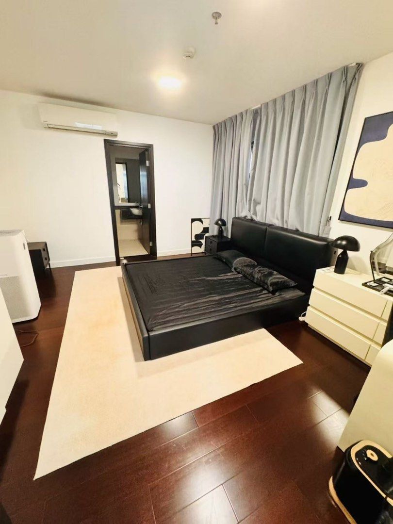 East Gallery Place BGC 3BR (Category: Apartments & Condos) located in Makati City. Submitted by tjsssss (Listing ID 1465212669, Image 2). Description: For sale! BGC-East gallery place Three rooms on a high floor, with an area of 244 square meters and 2 parking spaces Tenanted 95M.