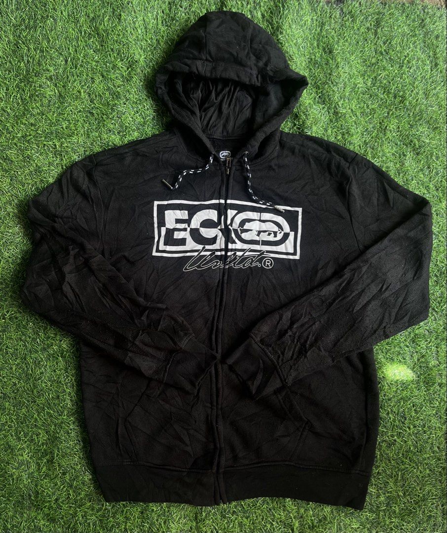 ECKO UNLTD ZIP-UP HOODIE (Category: Coats, Jackets and Outerwear) located in Carcar. Submitted by thrift_kidd (Listing ID 1465244068, Image 2). Description: Dimes: 22x27 Excellent Issue: lints o himolmol Fit large DM📩.