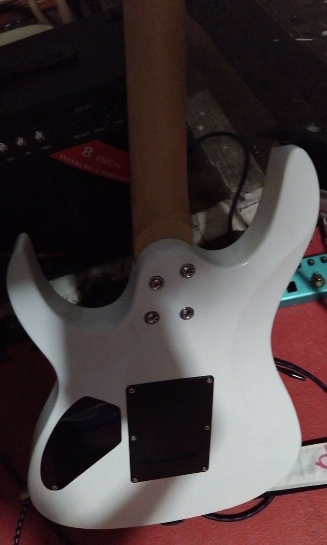 Electric Guitar, ampli, tankg,cords (Category: Musical Instruments) located in Malabon City. Submitted by coolflower_d7dd0f (Listing ID 1465214147, Image 2). Description: pwede po bilin ng hiwahiwalay electric guitar, kawes - 3k amplifier - 3k tank g - 2.5k.