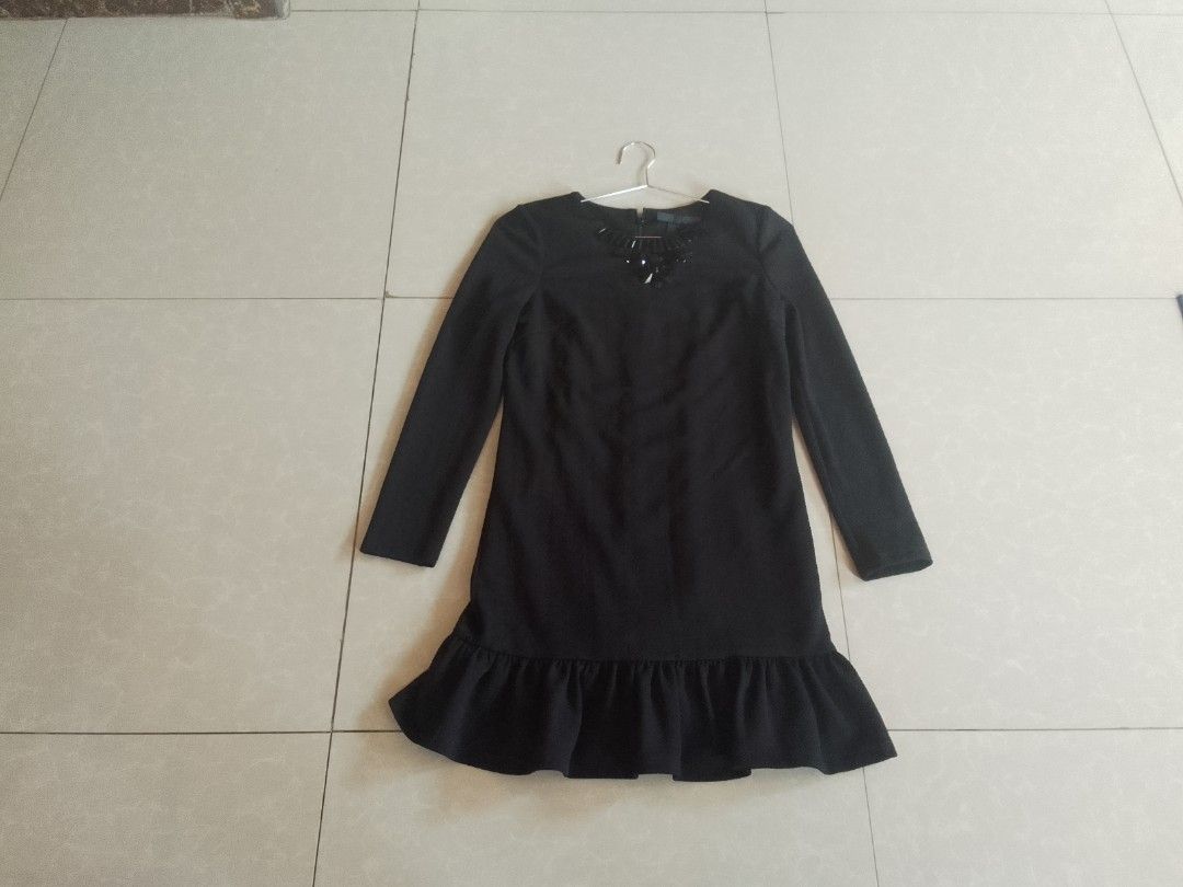 Embellished Long Party Dress (Category: Dresses) located in Davao. Submitted by declutter-ecothings (Listing ID 1465196545, Image 1). Description: Embellished Long Dress by Bread&Butter. Length until toe. Long sleeve Fits Small. Best worn in any casual occasions. No issue.