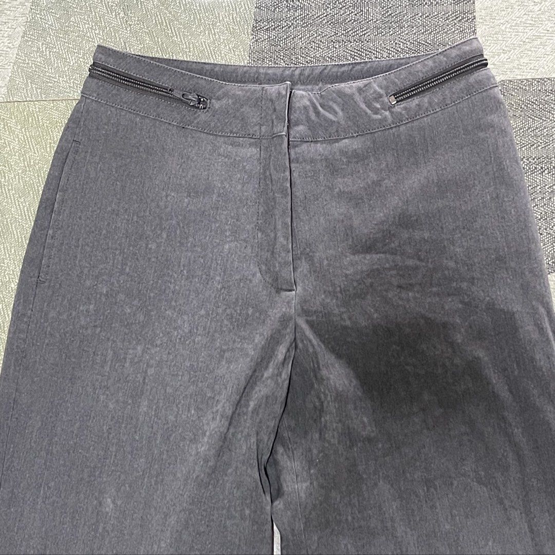 Esprit Women Gray Trousers (Category: Other Bottoms) located in Pasig City. Submitted by sirendiva_ (Listing ID 1465197096, Image 3). Description: - check the last photo for dimes - fixed price - zipper handle is broken - office siren coded - this is in xs size but fits perfectly for s size (i’m size 25).