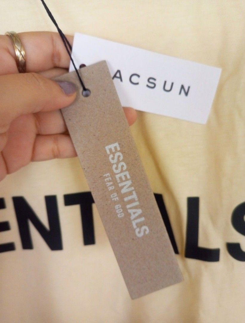 Essential Tshirt Size:Small Oversized (Category: Tshirts & Polo Shirts ) located in Navotas City. Submitted by vanilla_sandalwood (Listing ID 1465270529, Image 3). Description: -Brand: Essential -Color: Light Yellow -Size: Small Oversized -Brandnew with tag -Good Condition.