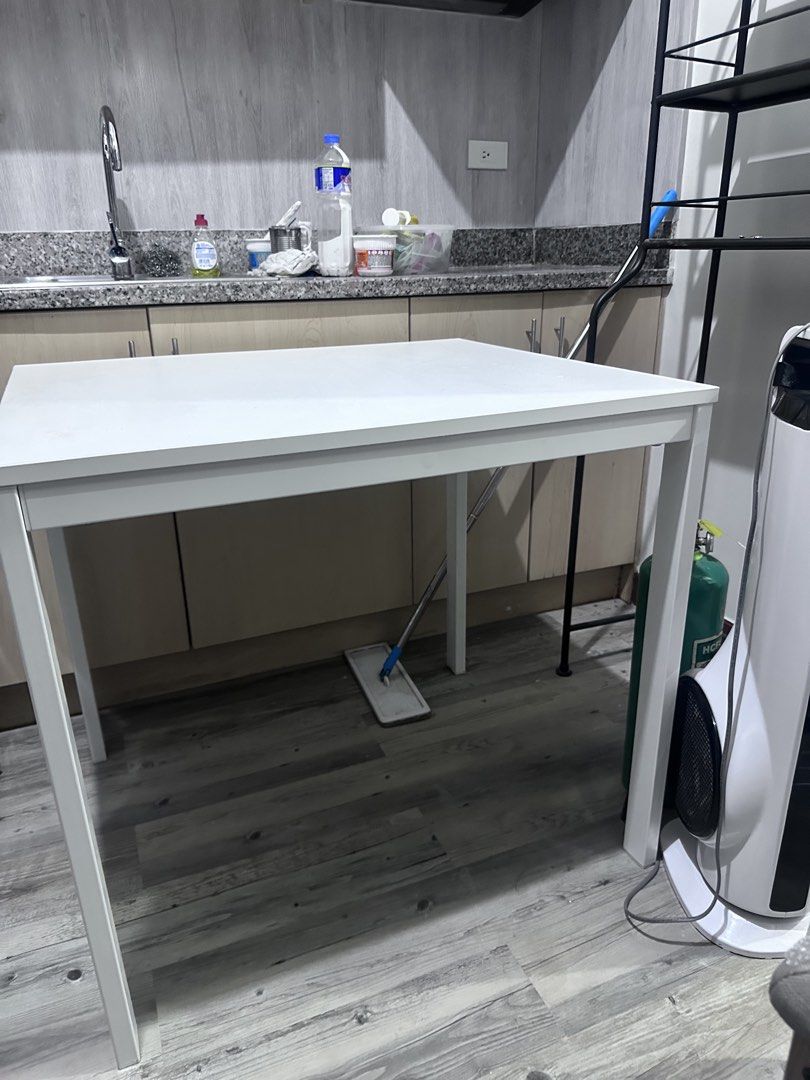 Extendable table (Category: Tables & Sets) located in Manila. Submitted by kaesam (Listing ID 1465224563, Image 2). Description: .