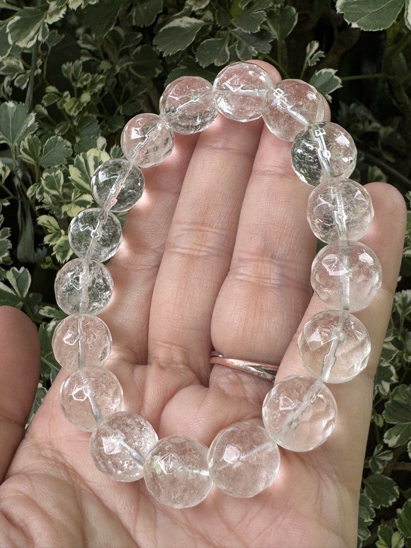 FACETED CLEAR QUARTZ BRACELET 🍋 M8_CQ008 (Category: Bracelets) located in Bulacan. Submitted by selling_low_by_bella_ben (Listing ID 1465331724, Image 3). Description: FACETED CLEAR QUARTZ 🍋 M8_CQ008 🏷️ 380 12+ mm beads 18 cm wrists.