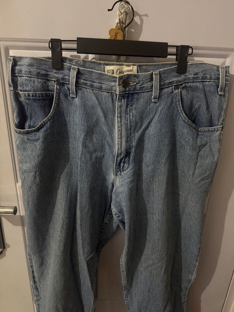 FADED GLORY Jeans (Category: Jeans) located in Las Pinas. Submitted by sellerkjb (Listing ID 1465366864, Image 3). Description: Thrifted Needs Wash 36-38” waistline.