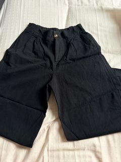 (Category: ) located in . Submitted by bell_wardrobe (Listing ID 1465309259, Image 1). Description: .