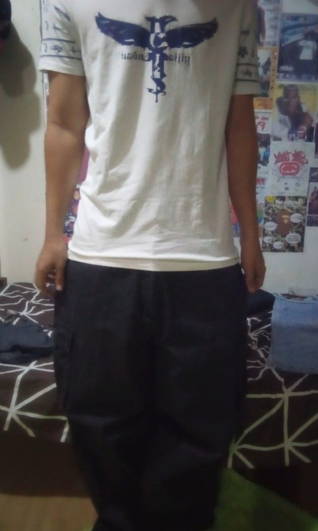 Fb county Baggy Pants (Category: Activewear) located in Talavera. Submitted by yruel (Listing ID 1465314217, Image 3). Description: Size 38 on tag Length 43 inches Leg opening 9.5 inches 📌Color rate 8/10 📌 Condition 7/10 📌issue Nasa pic na minimal Hole kaya naman i Solution.