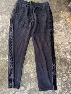 (Category: ) located in . Submitted by sls.wear (Listing ID 1465206738, Image 1). Description: .