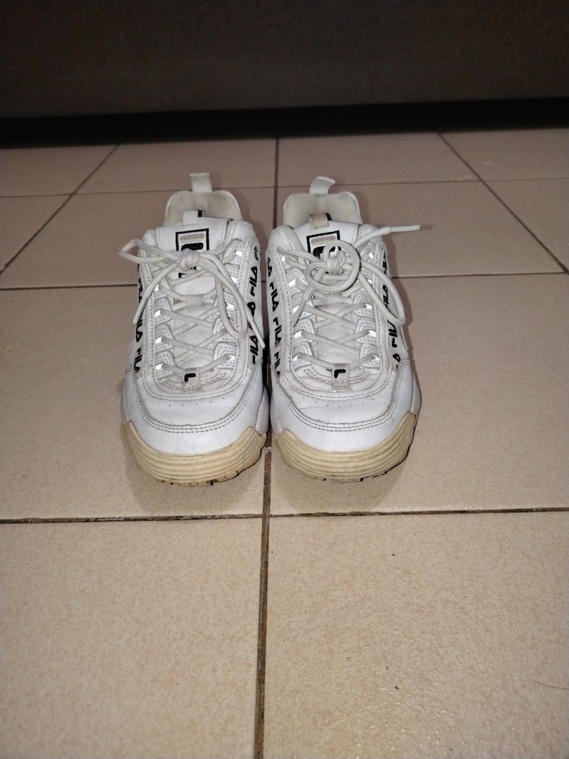 Fila Womens Disruptor (Category: Sneakers) located in Bacoor. Submitted by joshuaie (Listing ID 1465358512, Image 2). Description: ➡️ Issue: Yellowish on sole ➡️ Needs cleaning .