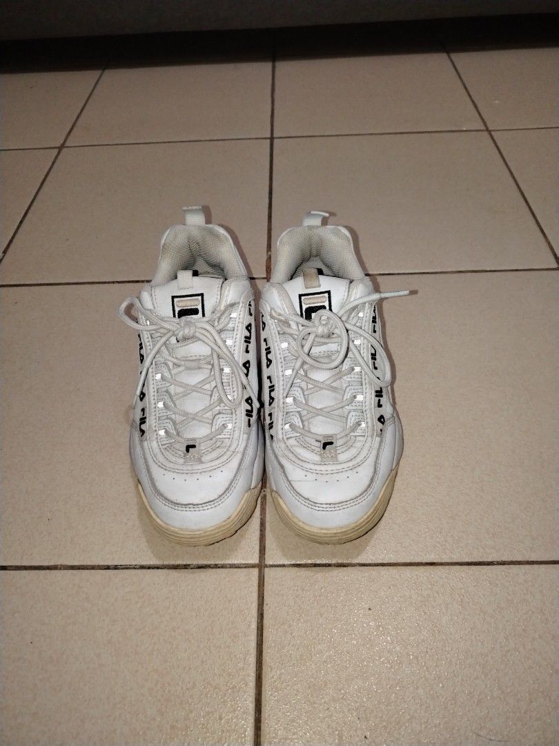Fila Womens Disruptor (Category: Sneakers) located in Bacoor. Submitted by joshuaie (Listing ID 1465358512, Image 1). Description: ➡️ Issue: Yellowish on sole ➡️ Needs cleaning .
