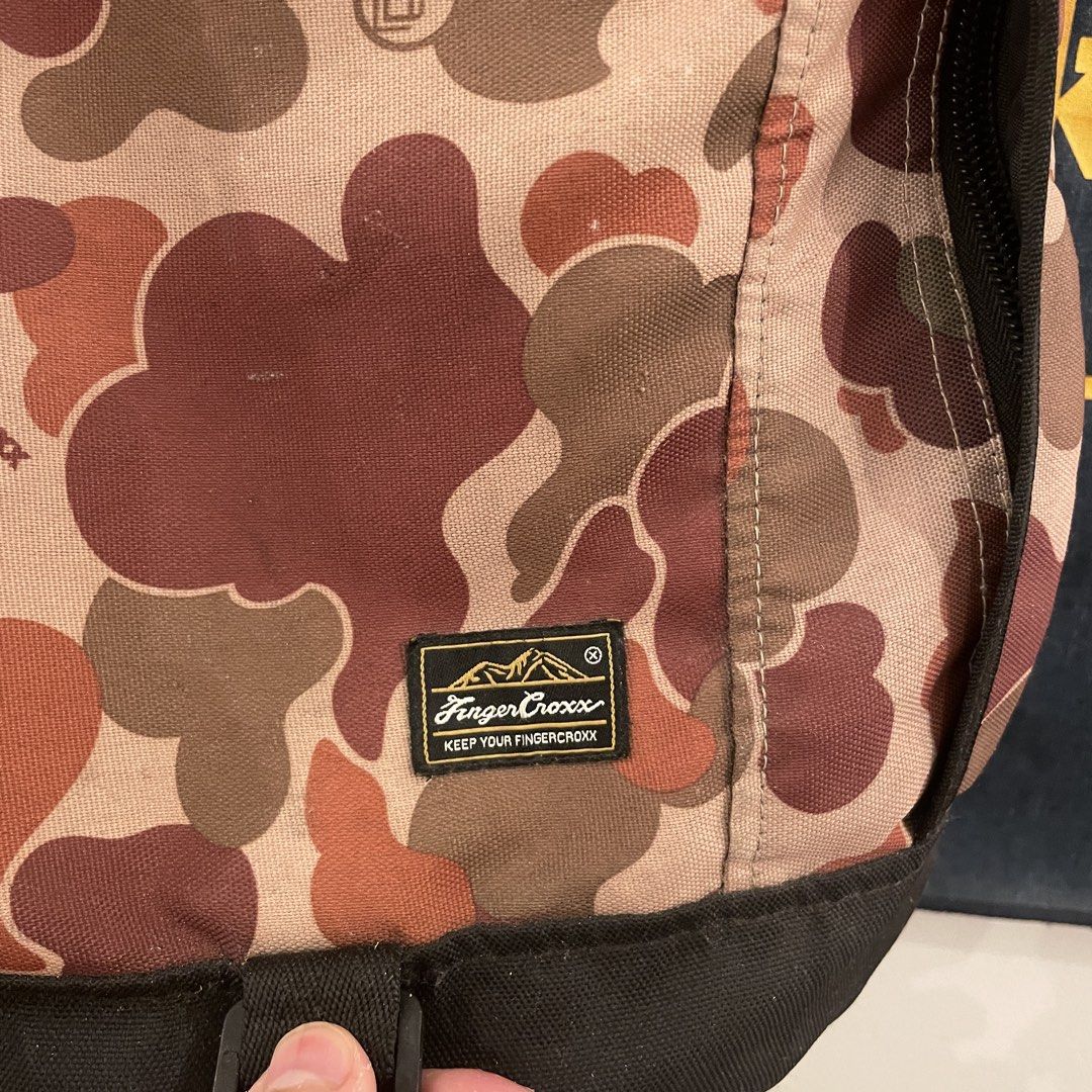 Fingercroxx Camou Backpack (Category: Backpacks) located in Goa. Submitted by jackedstuff (Listing ID 1465321398, Image 2). Description: Issue: zipper.