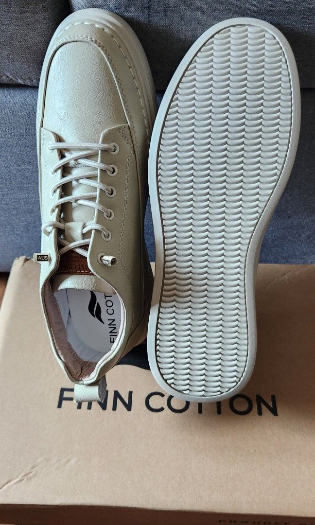 Finn cotton nomad (Category: Dress Shoes) located in Manila. Submitted by unwavering_waves (Listing ID 1465197899, Image 3). Description: .