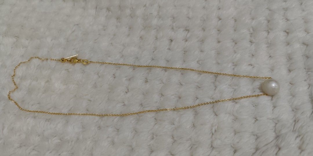 floating necklace white ssp (Category: Necklaces) located in Quezon City. Submitted by miscellanyfinds (Listing ID 1465179531, Image 1). Description: 11mm white round south sea pearl in micron setting, 18inches 💌with certificate of authenticity 💖great for gift ideas or personal use ✨dainty, trendy, and elegant ✅free shipping within PH 🎉with freebie.