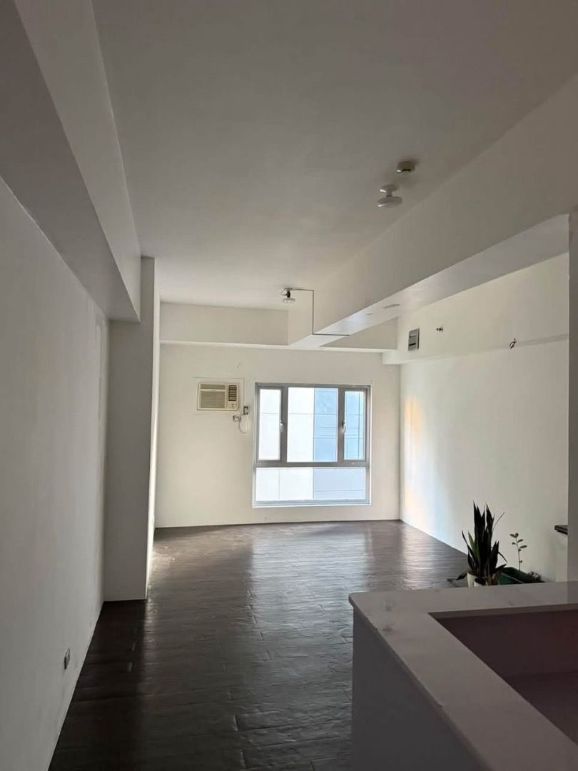 FOR LEASE – Office Space in BGC (Category: Apartments & Condos) located in Taguig. Submitted by FORTHUBREALTY (Listing ID 1444349351, Image 1). Description: Located at Cityflex Avida Towers 🏡 Soho Unit 💰 ₱50,000/month 📅 Available for long-term lease Property Highlights: Prime location in the north side of BGC Close to offices, restaurants, shopping, and recreational areas Convenient access to major roads and business districts Access to condom
