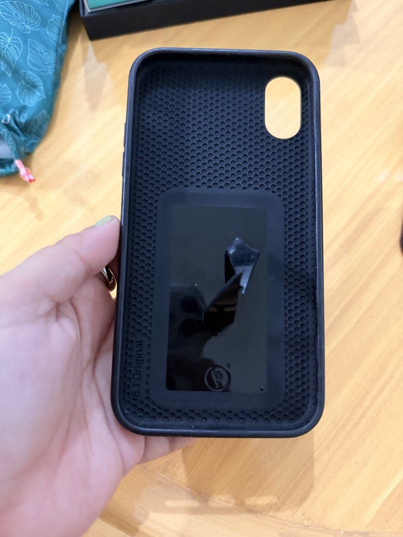 For SALE Preloved Original iPhone XR cases (Category: Cases & Sleeves) located in Leyte. Submitted by cjlcreatives8 (Listing ID 1465248204, Image 2). Description: For Sale Preloved Original iPhone XR cases Take all for 600 ‼️ Bought the loopy case for $35 The 2 cases are from Ringke RFS: Decluttering now lang nagka time (as an iphone case hoarder girlie before lol) 📌 Open for meet-up, shipping via j&t/LBC or delivery/pick-up via lalamove (SF/DF 