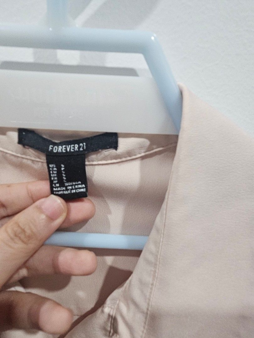 Forever21 Button Up Peplum Blouse (Category: Blouses) located in Manaoag. Submitted by dressupdear (Listing ID 1465305784, Image 2). Description: Small on tag Light Pink.