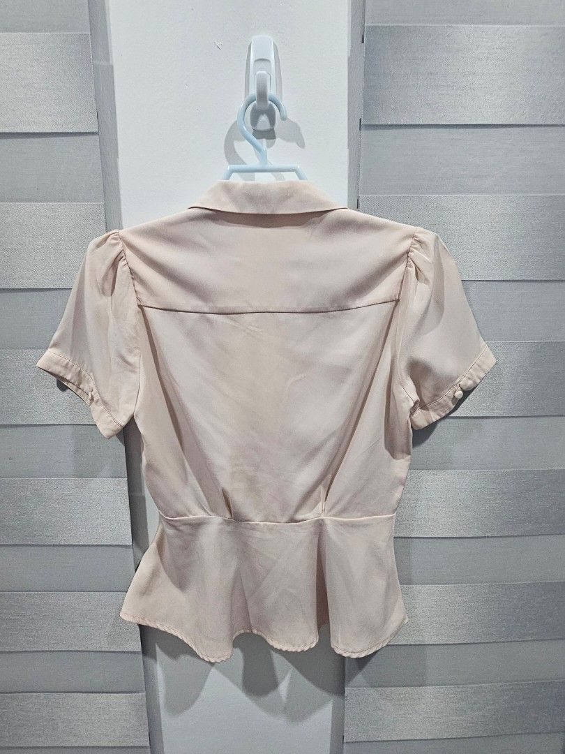 Forever21 Button Up Peplum Blouse (Category: Blouses) located in Manaoag. Submitted by dressupdear (Listing ID 1465305784, Image 3). Description: Small on tag Light Pink.