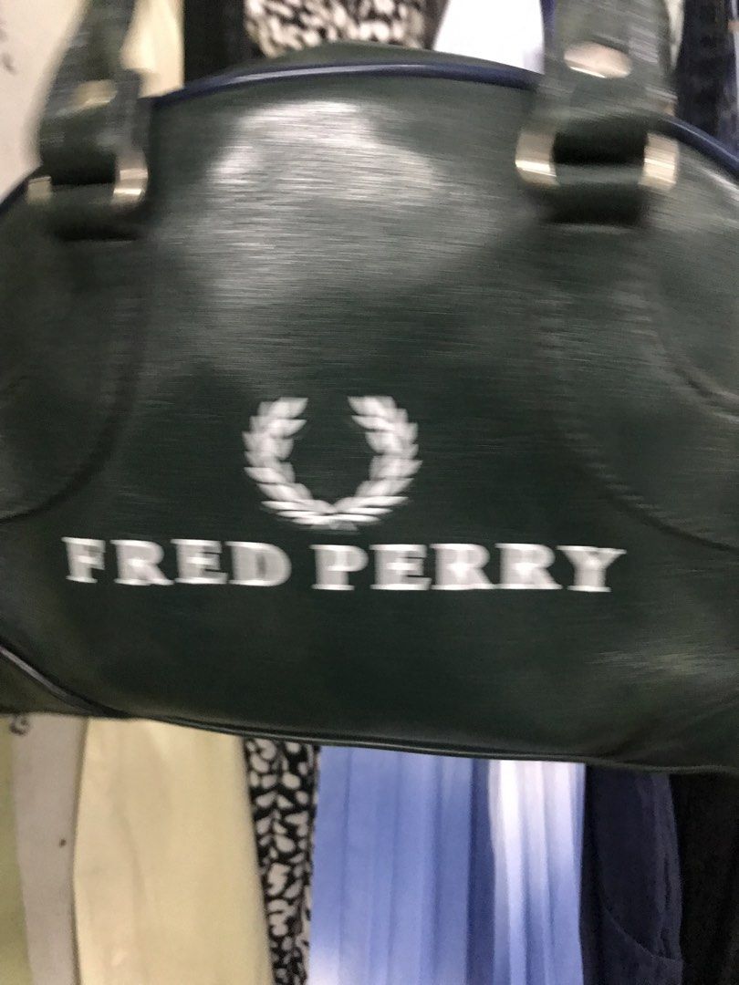 Fred Perry (Category: Purses & Pouches) located in Balete No 2. Submitted by troyesybang (Listing ID 1465182070, Image 2). Description: Mini handbag .