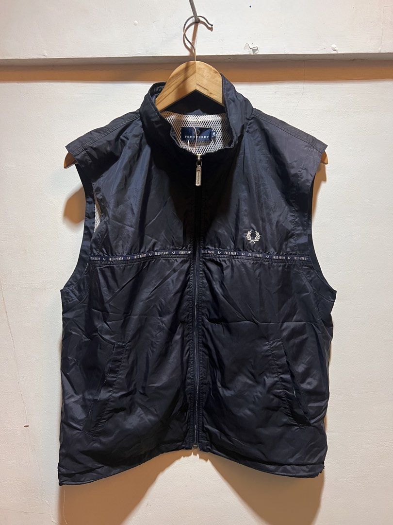 Fred perry vest (Category: Coats, Jackets and Outerwear) located in San Juan, La Union. Submitted by jeggystyle (Listing ID 1465194608, Image 1). Description: Vest Fits medium semi large.