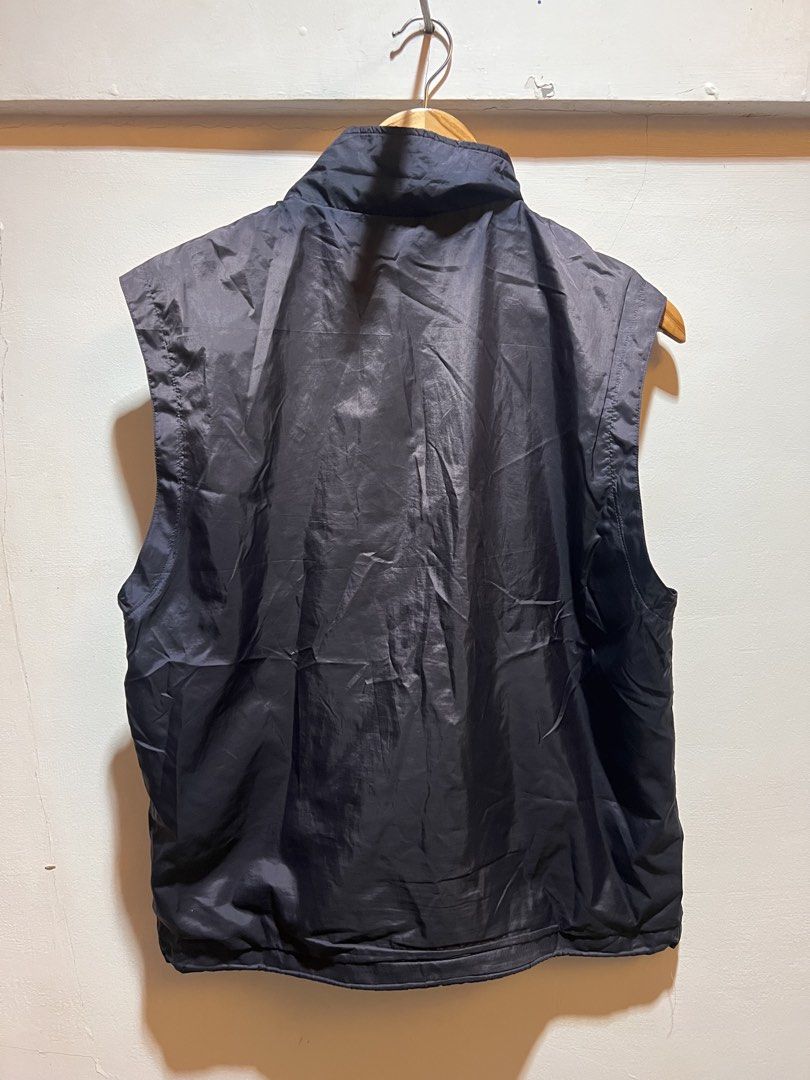 Fred perry vest (Category: Coats, Jackets and Outerwear) located in San Juan, La Union. Submitted by jeggystyle (Listing ID 1465194608, Image 3). Description: Vest Fits medium semi large.