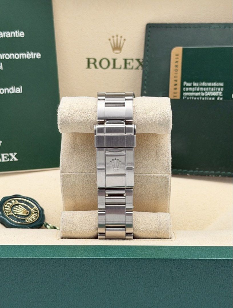 Fullset Rolex Explorer II Black 40mm (Category: Luxury Watches) located in Manila. Submitted by timelesseleganceph (Listing ID 1465197046, Image 3). Description: Fullset Rolex Explorer II Black 40mm Reference 16570 Size 40mm Dated 2007 Transitional Rolex Card not Paper Complete/Fullset - Box, Card, Card Holder, Booklet.
