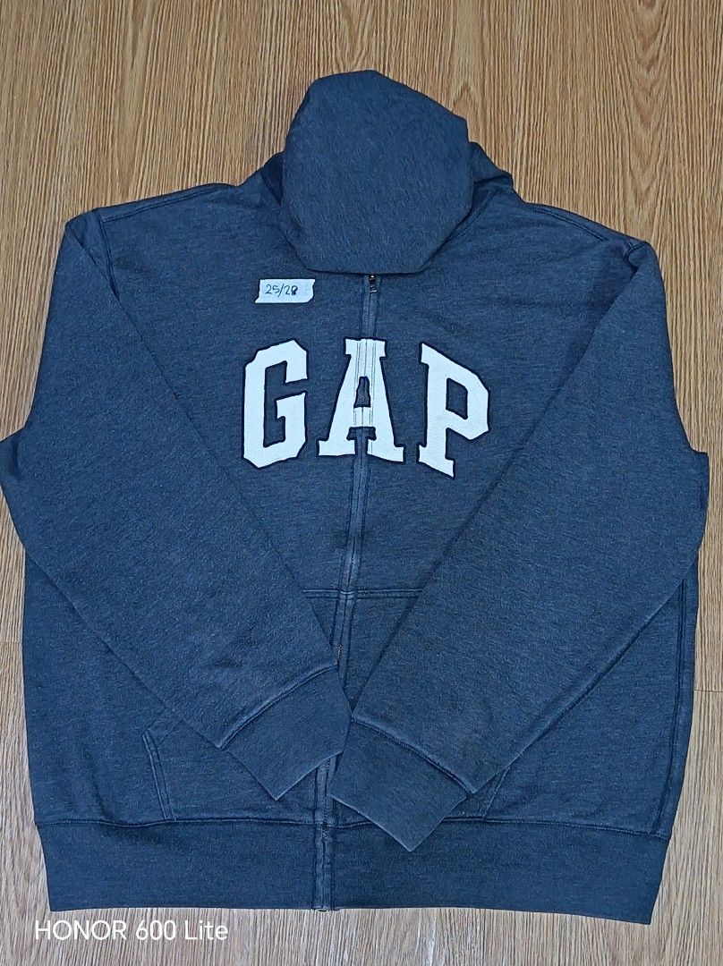 GAP (Category: Hoodies) located in Kuala Lumpur. Submitted by rispi (Listing ID 1465338936, Image 3). Description: - Brand: Gap - Combo 3 PCs - RM50 -ws zero 116457sixseven49.