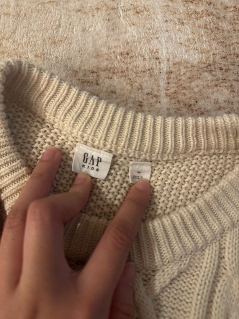 Gap Cream Cable Knit Sweater (Category: Longsleeves) located in Makati City. Submitted by ilovefruitrollups (Listing ID 1465265590, Image 2). Description: fits xs - s women ! v high quality and thick material.